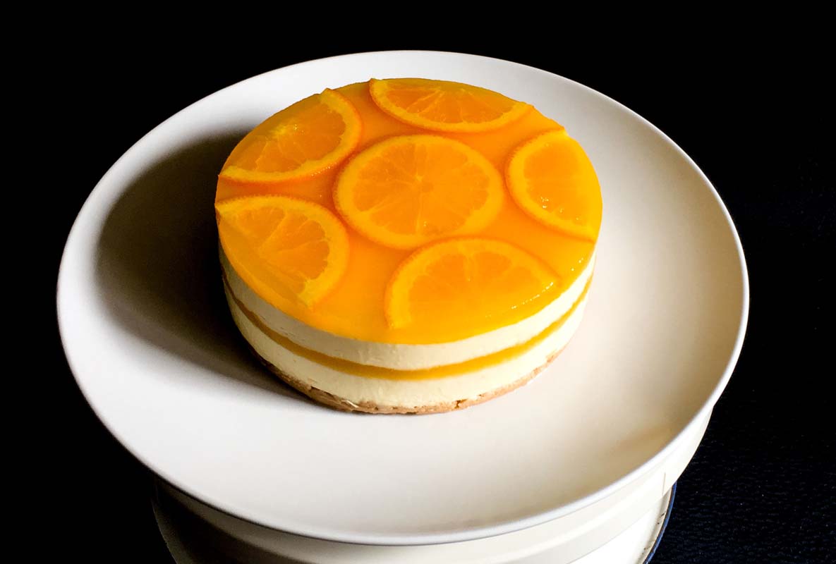 香橙慕斯蛋糕，浓郁果香清甜诱人，慕斯细腻丝滑回味无穷_橙子